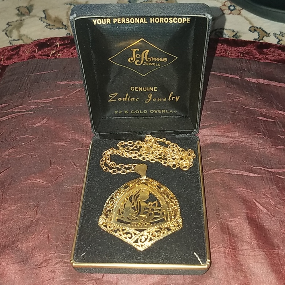 Vintage zodiac vigor necklace